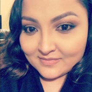 Meet your Posher, Cynthia